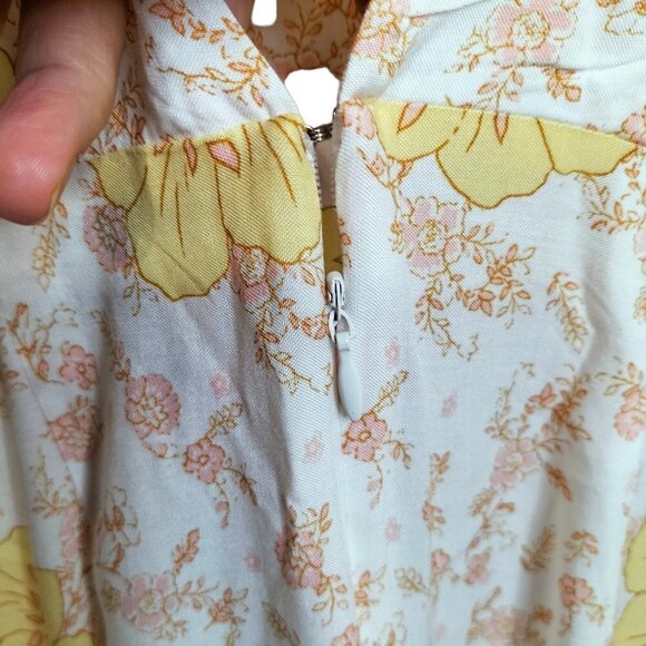 (659) Forever 21 Ivory Multicolor Floral Print Wide Leg Jumpsuit Size S - Picture 4 of 6